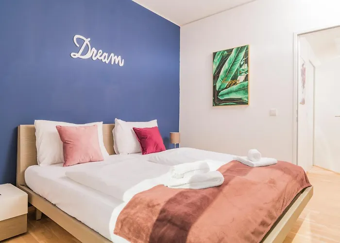 Triiiple Tower Dream With Rooftop-summer-pool Appartement Vienne