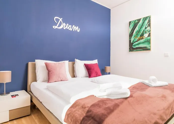 Triiiple Tower Dream With Rooftop-summer-pool Vienne