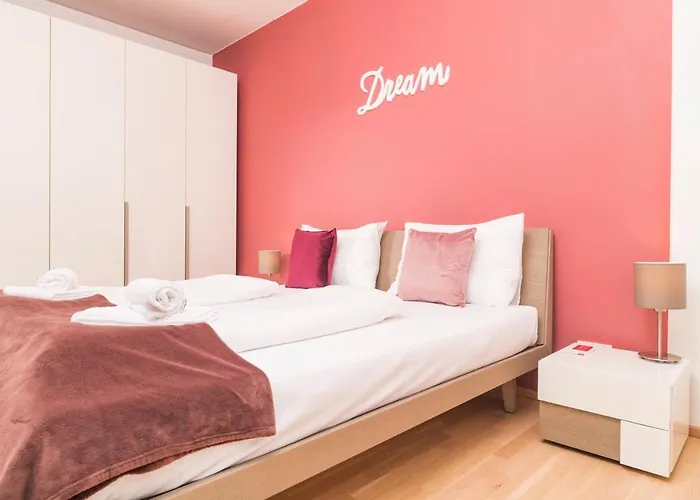 Triiiple Tower Dream With Rooftop-summer-pool Apartment